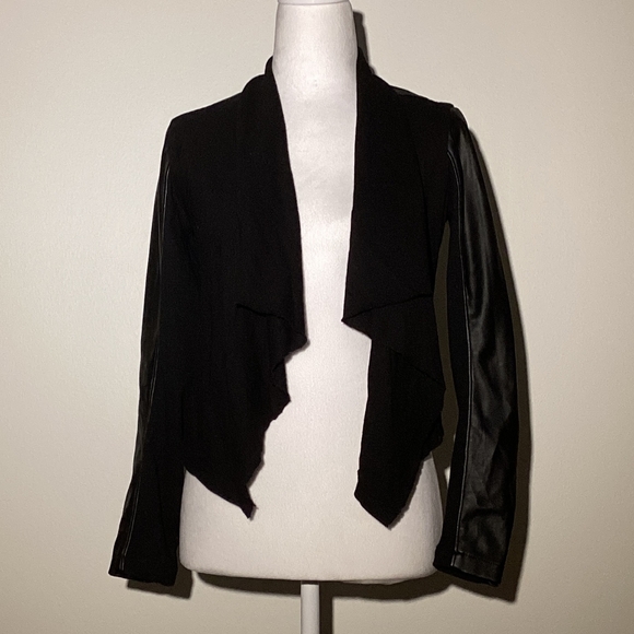 BlankNYC Girls Black Crop Sweater Jacket - Picture 1 of 2